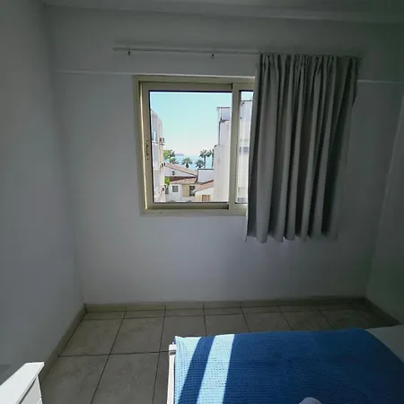 Stephanie Apartment *