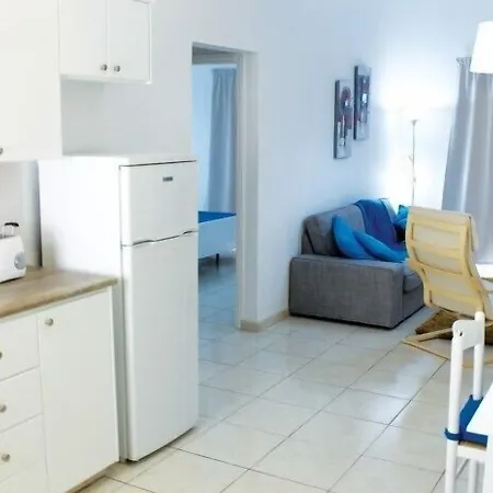 Stephanie Apartment *