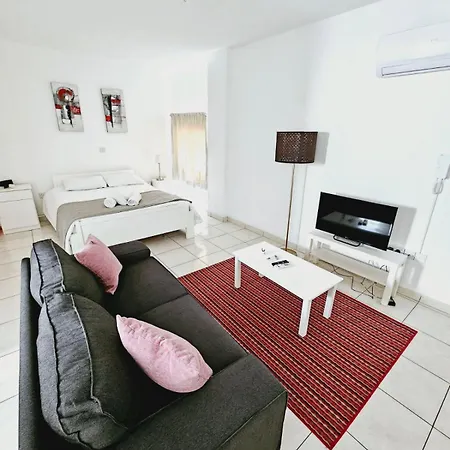 ستيفاني سيتي شقة لارنكا