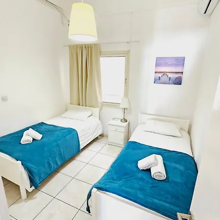 ستيفاني سيتي شقة *