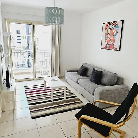 ستيفاني سيتي *