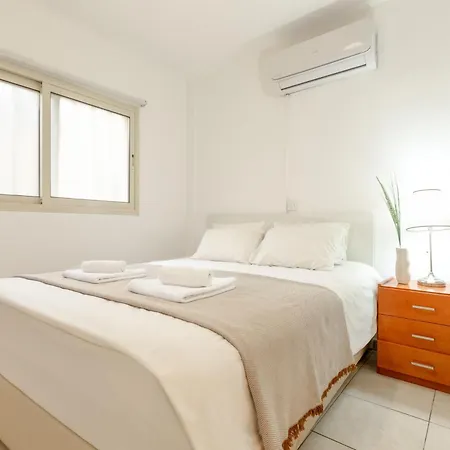 Stephanie Apartman