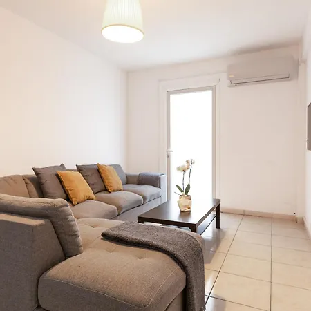 Stephanie Apartman *