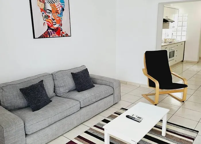 Stephanie * Lárnaca